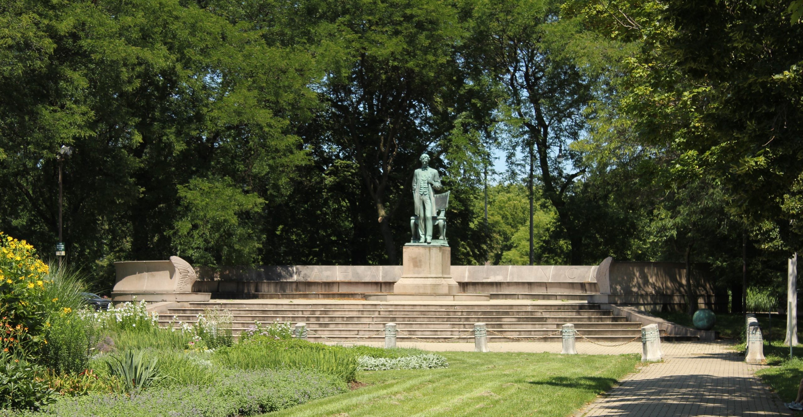 Lincoln Monument and Gardens
